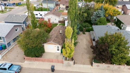 1207 41 Avenue North, Lethbridge, AB 