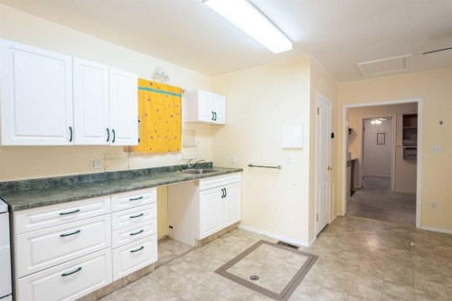 1207 41 Avenue North, Lethbridge, AB 