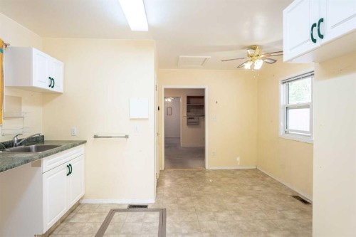 1207 41 Avenue North, Lethbridge, AB 