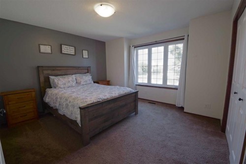 604 6 Street North, Vauxhall, AB 