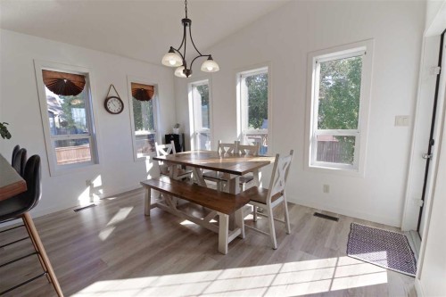 604 6 Street North, Vauxhall, AB 