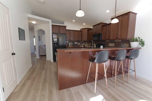 604 6 Street North, Vauxhall, AB 