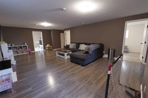 604 6 Street North, Vauxhall, AB 