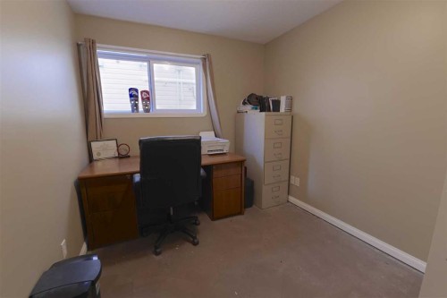 604 6 Street North, Vauxhall, AB 