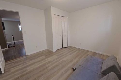 604 6 Street North, Vauxhall, AB 
