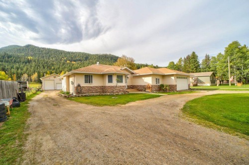 6018 16 Avenue, Coleman, AB 