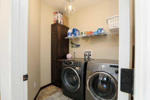 259 Gateway Manor S, Lethbridge, AB 