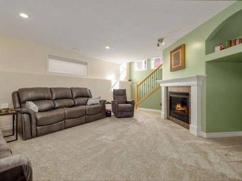 385 Thyrza Burkitt Link North, Lethbridge, AB 