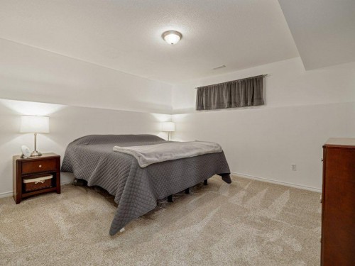 385 Thyrza Burkitt Link North, Lethbridge, AB 