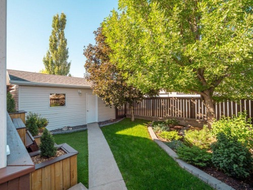 385 Thyrza Burkitt Link North, Lethbridge, AB 
