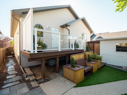 385 Thyrza Burkitt Link North, Lethbridge, AB 