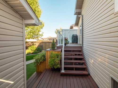 385 Thyrza Burkitt Link North, Lethbridge, AB 