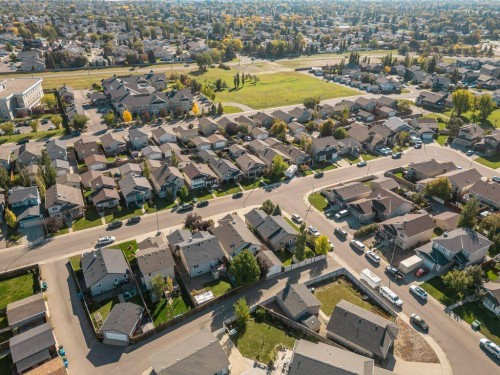 385 Thyrza Burkitt Link North, Lethbridge, AB 