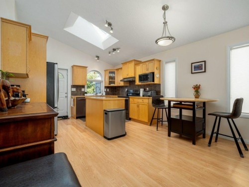 385 Thyrza Burkitt Link North, Lethbridge, AB 
