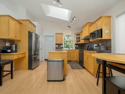 385 Thyrza Burkitt Link North, Lethbridge, AB 