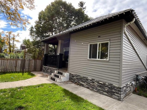 240 20 Street North, Lethbridge, AB 