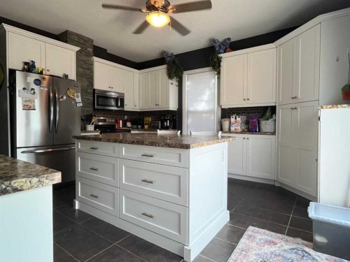 240 20 Street North, Lethbridge, AB 