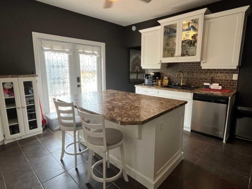240 20 Street North, Lethbridge, AB 