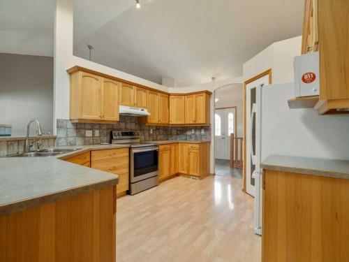83 Rivergreen Road West, Lethbridge, AB 