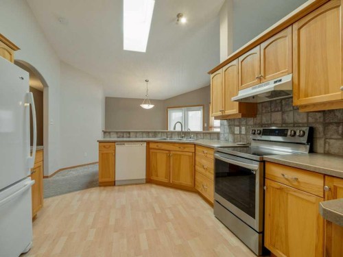 83 Rivergreen Road West, Lethbridge, AB 
