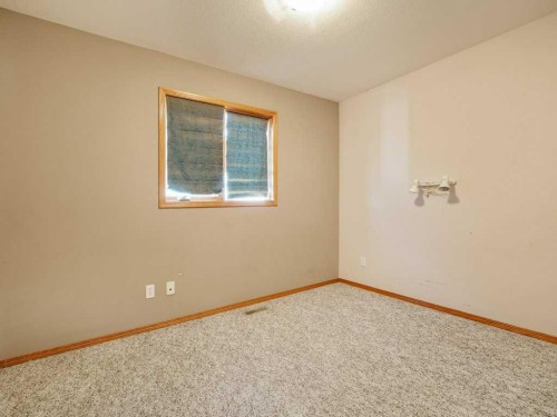 83 Rivergreen Road West, Lethbridge, AB 