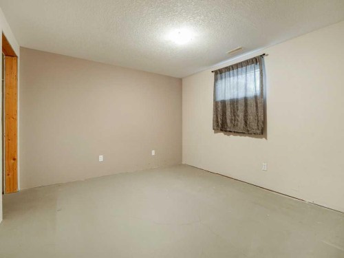 83 Rivergreen Road West, Lethbridge, AB 