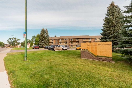 310-405 Columbia Boulevard West, Lethbridge, AB 