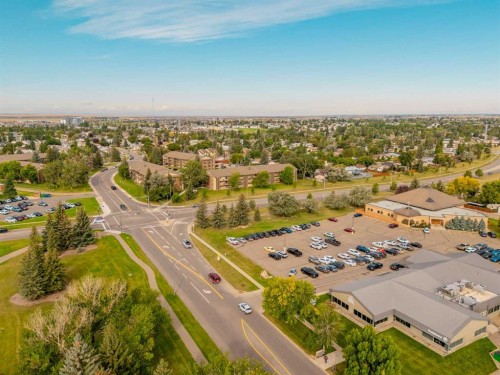 310-405 Columbia Boulevard West, Lethbridge, AB 