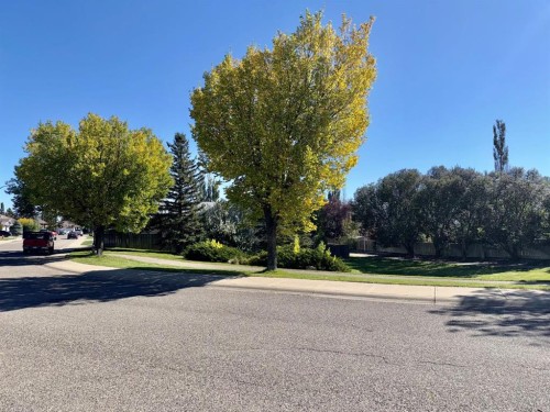 18 Heritage Close West, Lethbridge, AB 