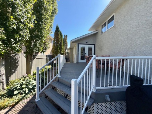 18 Heritage Close West, Lethbridge, AB 