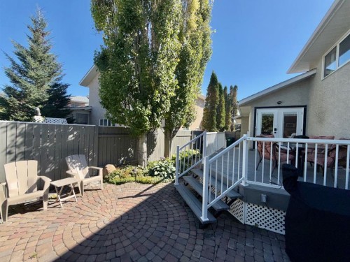 18 Heritage Close West, Lethbridge, AB 