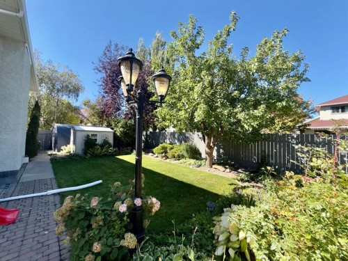 18 Heritage Close West, Lethbridge, AB 