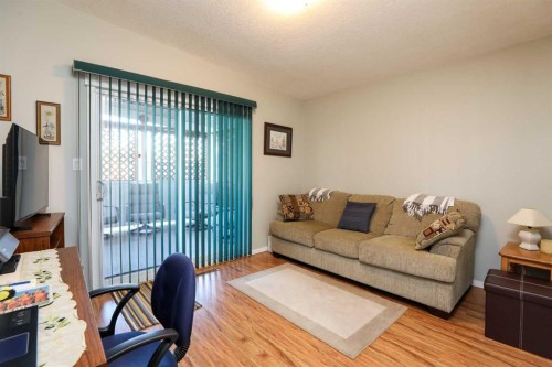 1812 Lakemount Boulevard South, Lethbridge, AB 
