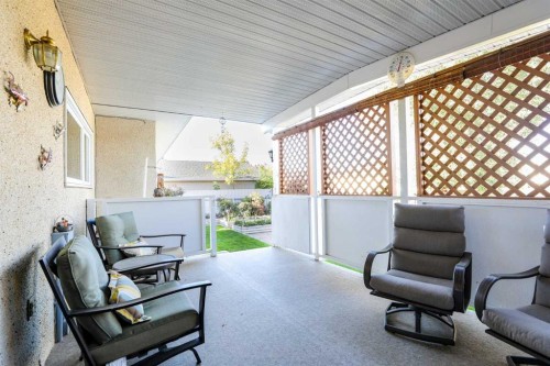 1812 Lakemount Boulevard South, Lethbridge, AB 