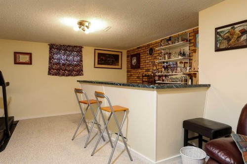 1812 Lakemount Boulevard South, Lethbridge, AB 