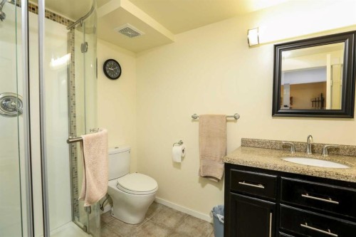 1812 Lakemount Boulevard South, Lethbridge, AB 