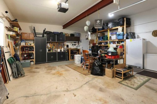 1812 Lakemount Boulevard South, Lethbridge, AB 
