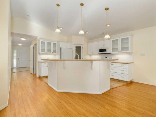 420 Mt Sunburst Crescent West, Lethbridge, AB 