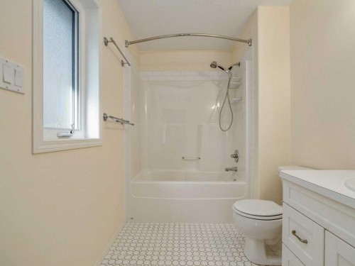 420 Mt Sunburst Crescent West, Lethbridge, AB 