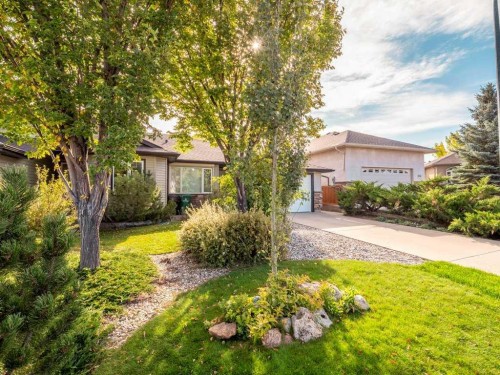 420 Mt Sunburst Crescent West, Lethbridge, AB 