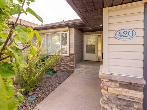 420 Mt Sunburst Crescent West, Lethbridge, AB 