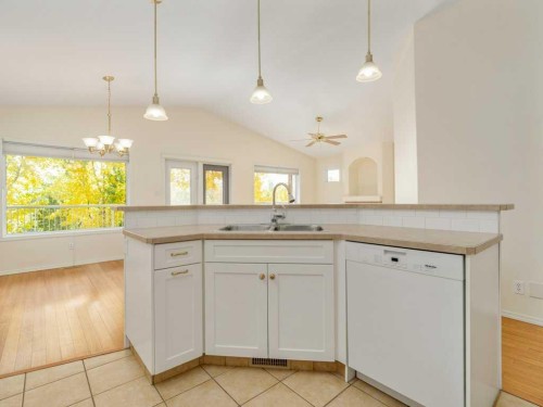 420 Mt Sunburst Crescent West, Lethbridge, AB 