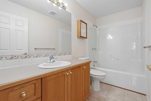 12-100 Fairmont Boulevard South, Lethbridge, AB 