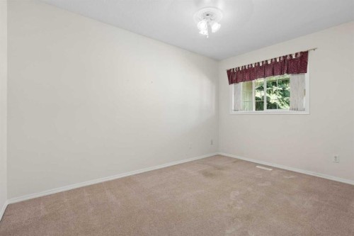 12-100 Fairmont Boulevard South, Lethbridge, AB 