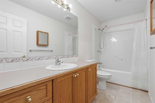12-100 Fairmont Boulevard South, Lethbridge, AB 