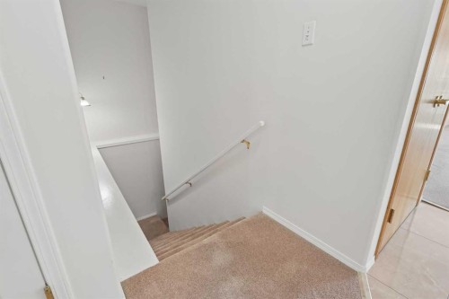12-100 Fairmont Boulevard South, Lethbridge, AB 