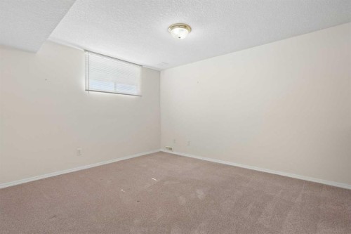 12-100 Fairmont Boulevard South, Lethbridge, AB 