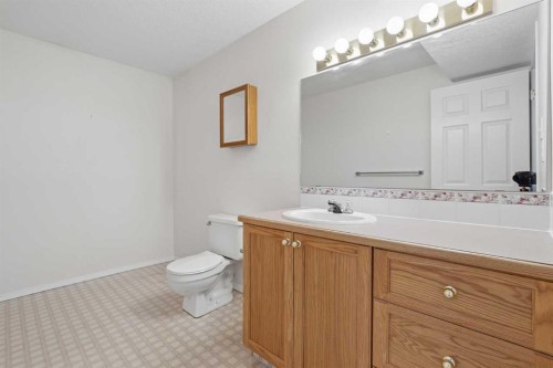 12-100 Fairmont Boulevard South, Lethbridge, AB 