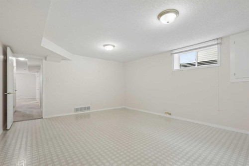 12-100 Fairmont Boulevard South, Lethbridge, AB 