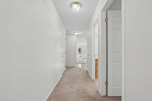 12-100 Fairmont Boulevard South, Lethbridge, AB 